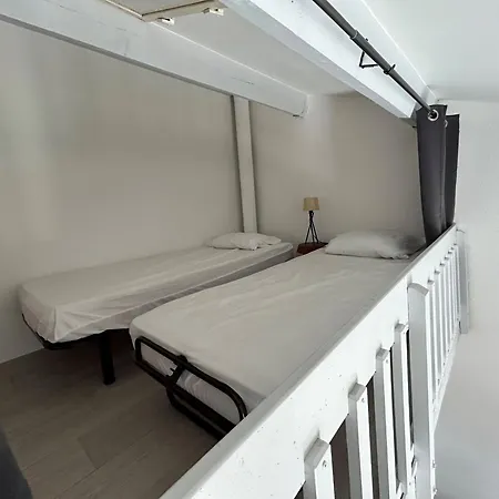 펜션 Maison Proche Avec Terrasse Et Parking - Fr-1-837-8